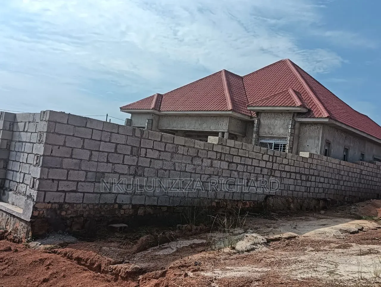 4bdrm Bungalow in Nantabulirilwa House, Goma for sale