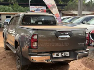 Toyota Hilux 2017 Green