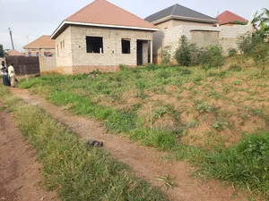 Plots of Land a Long Hoima Road for Sale