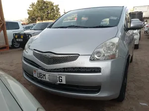 Toyota Ractis 1.5 FWD 2008 Silver