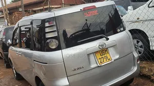 Toyota Sienta 2008 Silver