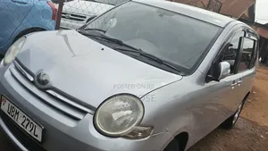 Toyota Sienta 2008 Silver