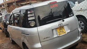 Toyota Sienta 2008 Silver