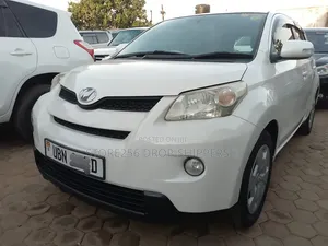 Toyota IST 2010 White