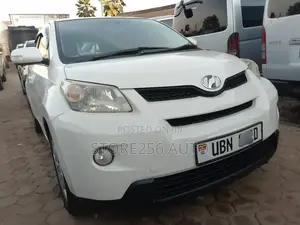 Toyota IST 2010 White