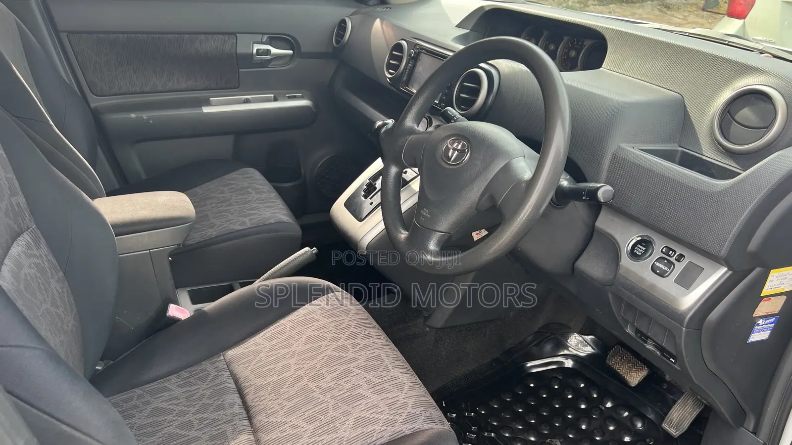 Toyota Corolla Rumion 2011 White