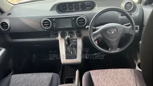 Toyota Corolla Rumion 2011 White