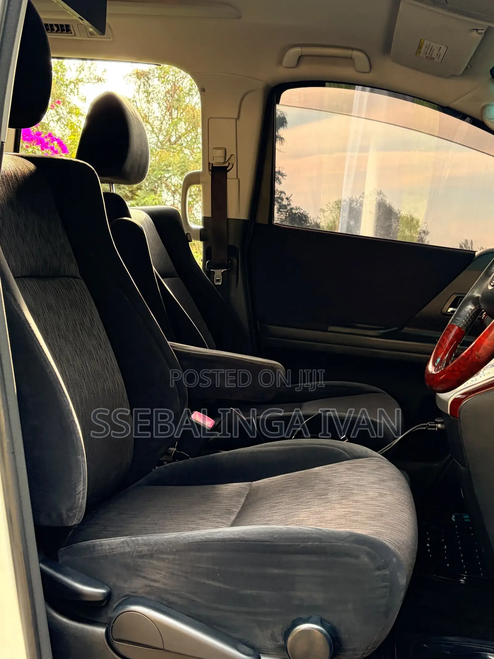 Toyota Vellfire 2011 White