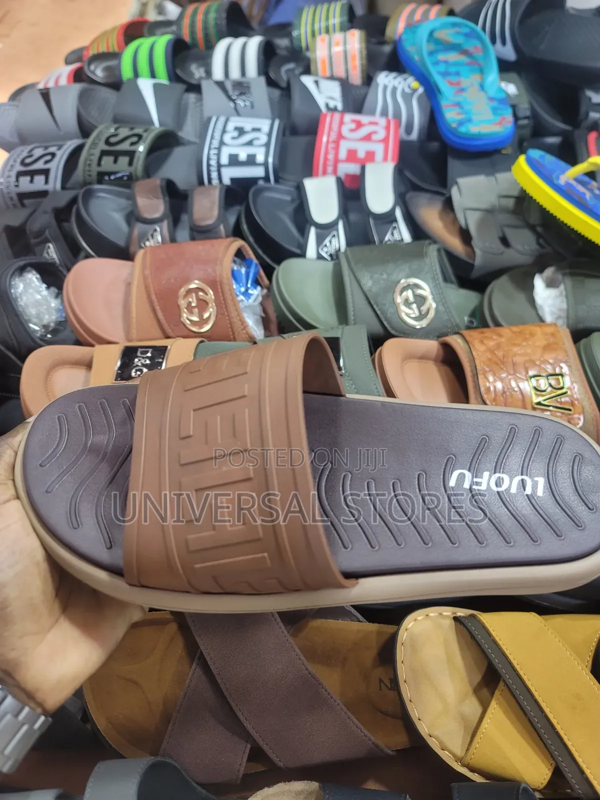 LUOFU Classic Embossed Slide Sandals