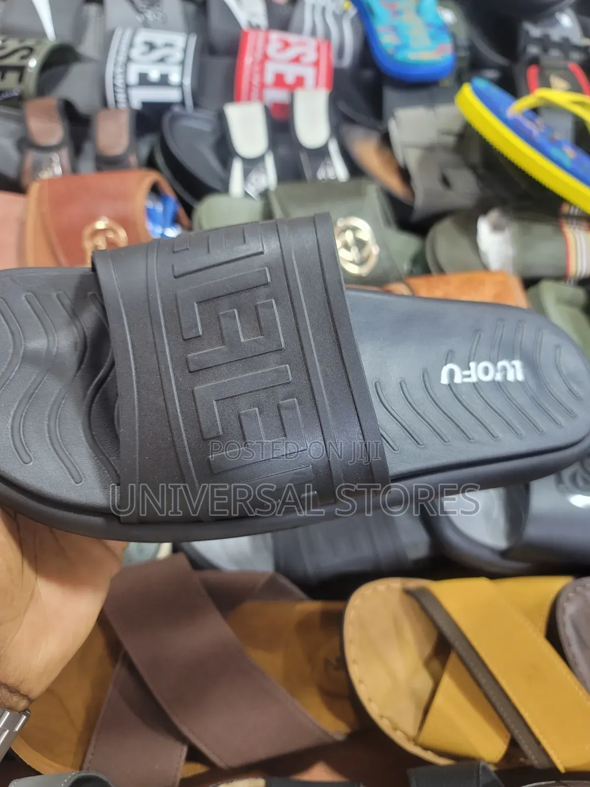 LUOFU Classic Embossed Slide Sandals