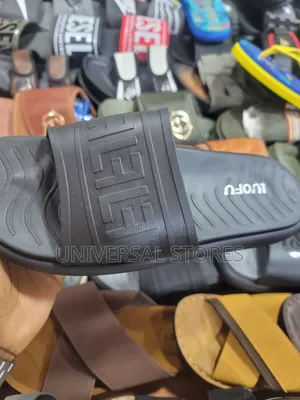 LUOFU Classic Embossed Slide Sandals