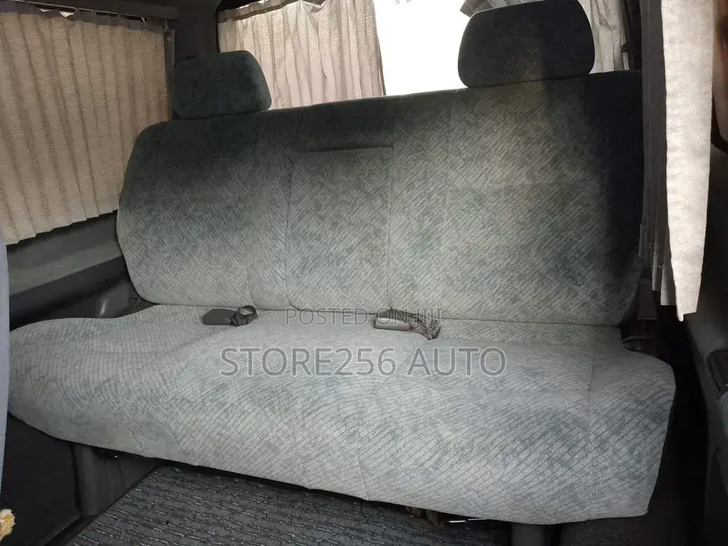 Toyota Grand HiAce Limited 3.0 Diesel Turbo 4WD 8-Seater 1999 Silver