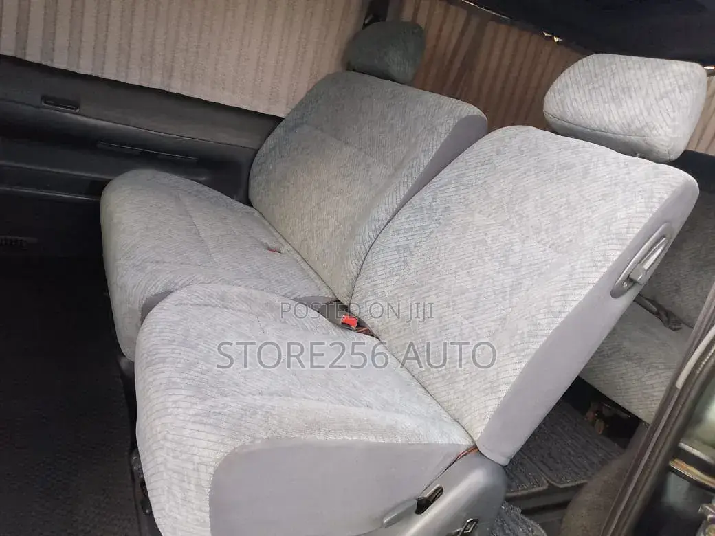 Toyota Grand HiAce Limited 3.0 Diesel Turbo 4WD 8-Seater 1999 Silver