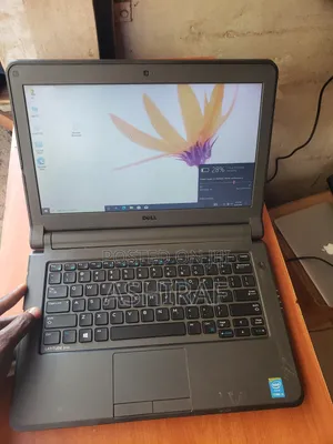 Laptop Dell Latitude 3310 4GB Intel Celeron SSD 128GB