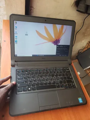 Laptop Dell Latitude 3310 4GB Intel Celeron SSD 128GB