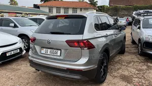 Volkswagen Tiguan 2016 Gray