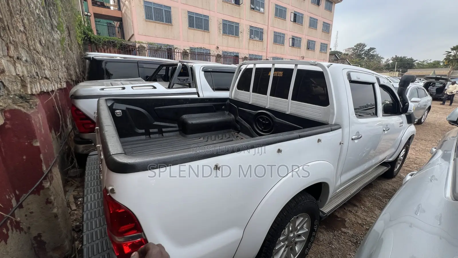 Toyota Hilux 2012 White
