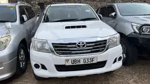 Toyota Hilux 2012 White