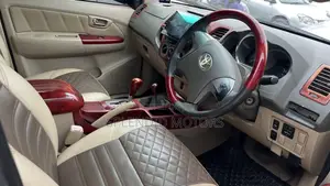 Toyota Hilux 2012 White