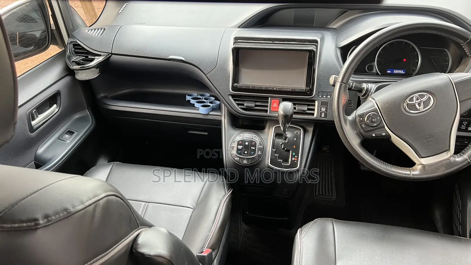 Toyota Noah 2014 White