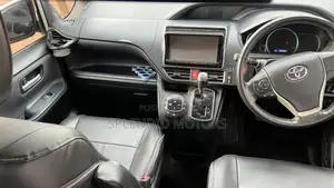 Toyota Noah 2014 White