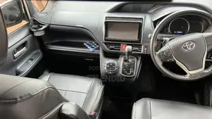 Toyota Noah 2014 White