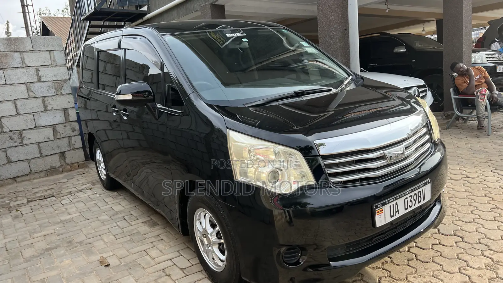 Toyota Noah 2012 Black