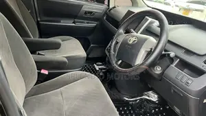 Toyota Noah 2012 Black
