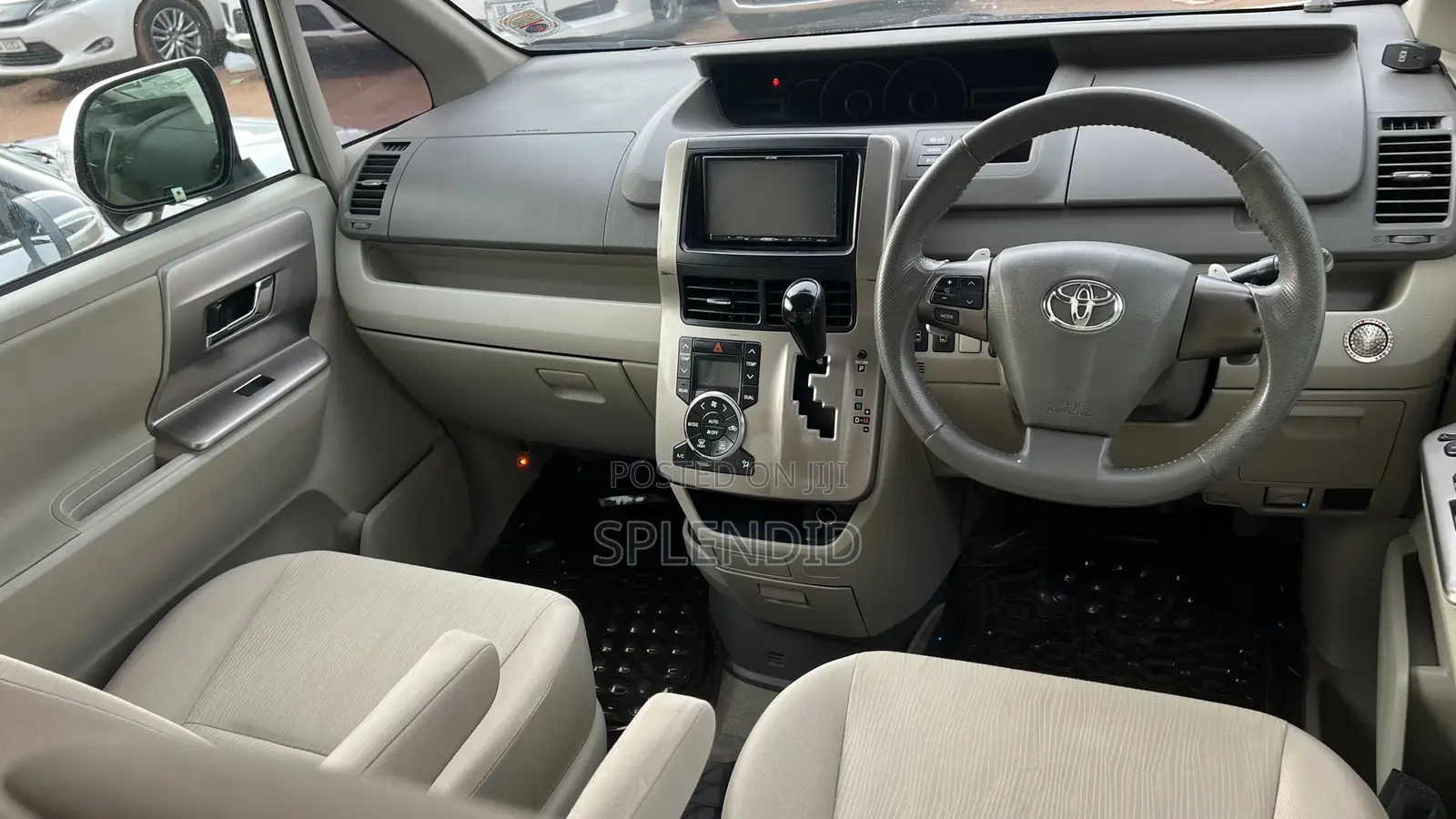 Toyota Noah 2012 White