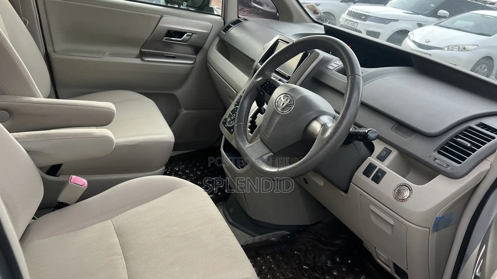 Toyota Noah 2012 White