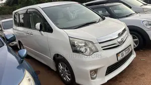 Toyota Noah 2012 White
