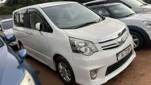 Toyota Noah 2012 White