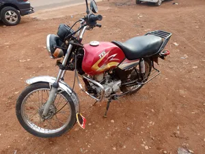 TVS HLX 125 2017 Red