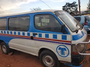 Toyota HiAce 1998 White