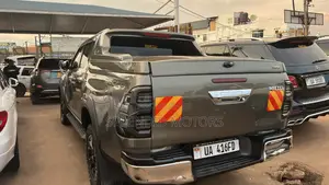 Toyota Hilux 2016 Green