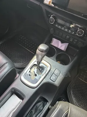 Toyota Hilux 2020 Silver