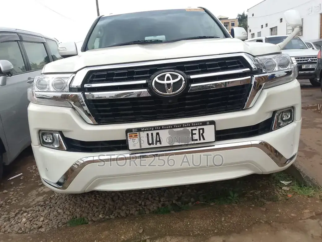 Toyota Land Cruiser 100 4.7 Executive 2008 White