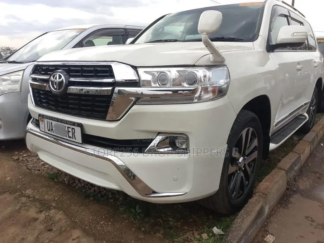 Toyota Land Cruiser 100 4.7 Executive 2008 White