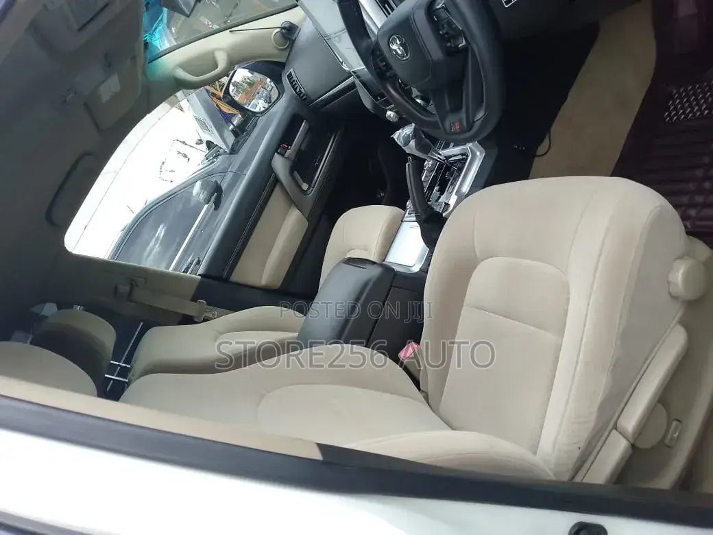 Toyota Land Cruiser 100 4.7 Executive 2008 White