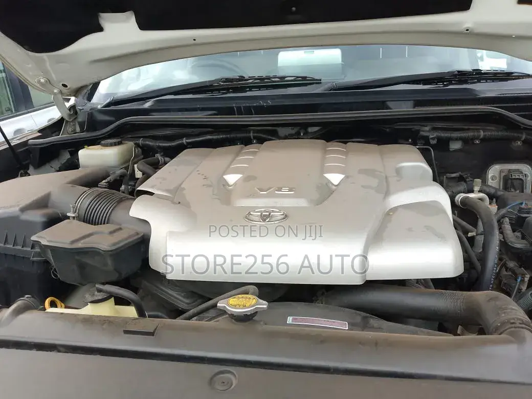 Toyota Land Cruiser 100 4.7 Executive 2008 White