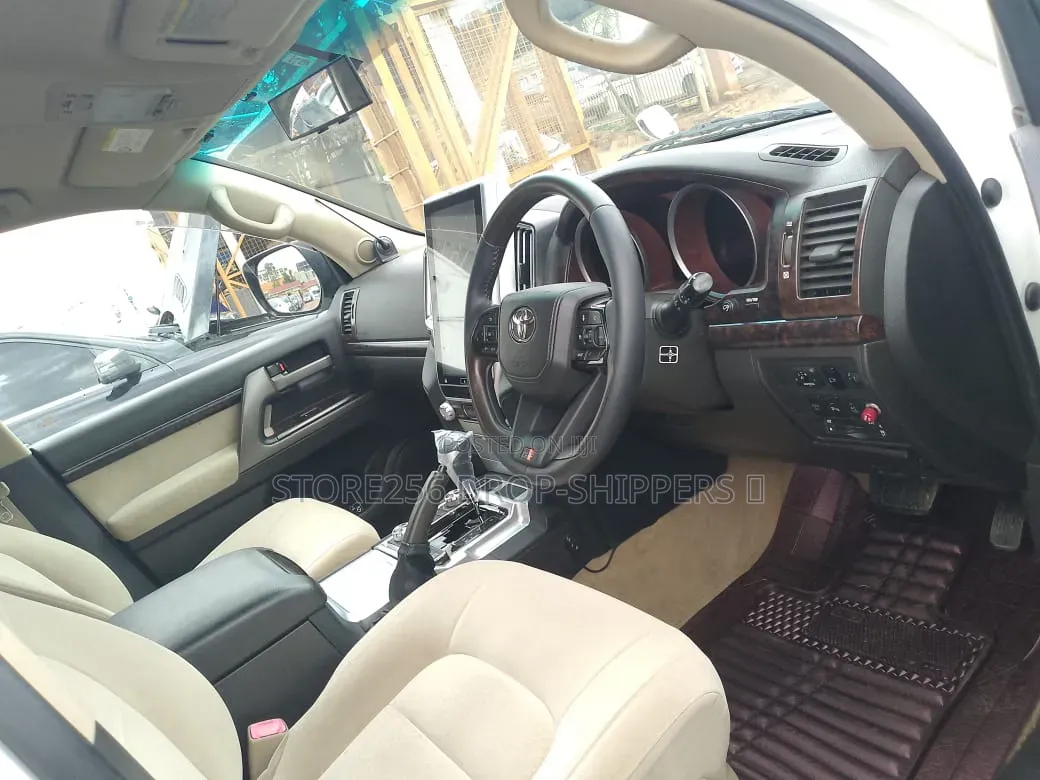 Toyota Land Cruiser 100 4.7 Executive 2008 White