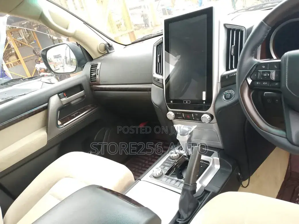 Toyota Land Cruiser 100 4.7 Executive 2008 White