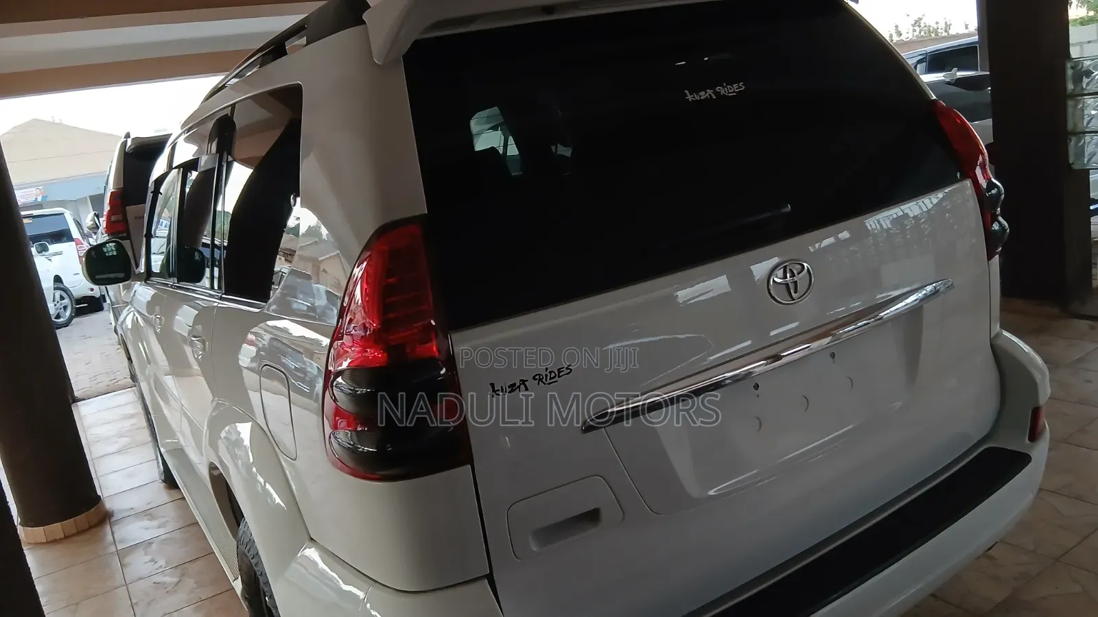 Toyota Land Cruiser Prado 2009 White