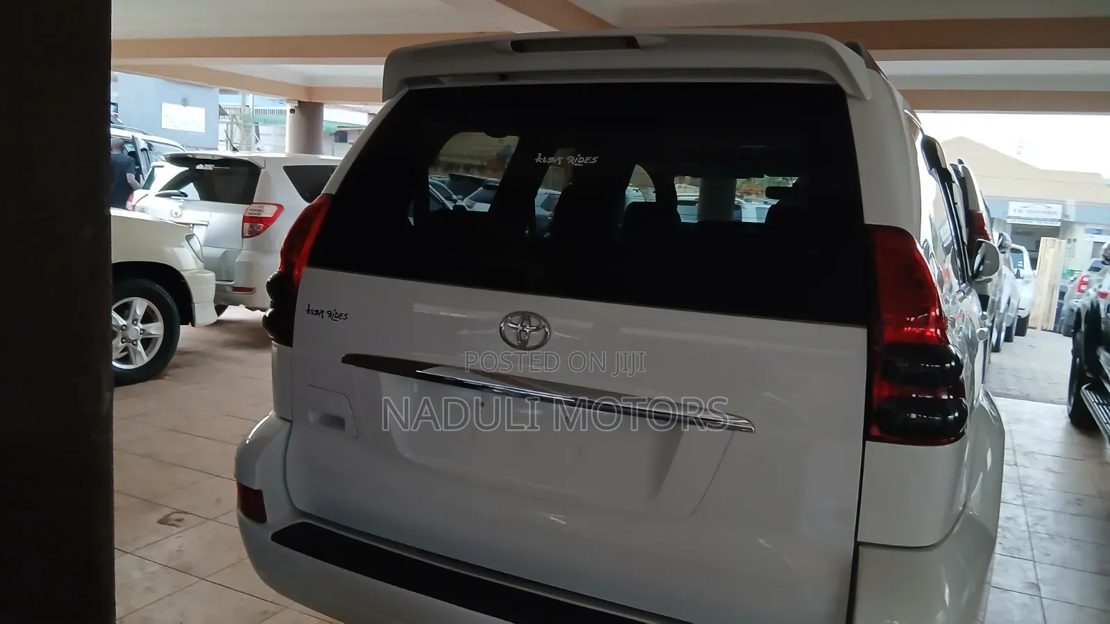 Toyota Land Cruiser Prado 2009 White