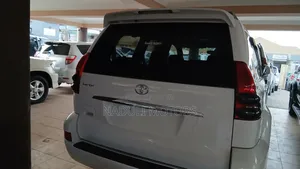 Toyota Land Cruiser Prado 2009 White