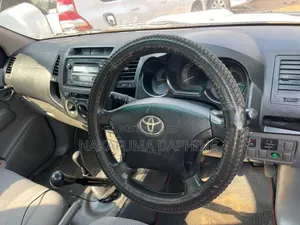 Toyota Hilux 3.0 D-4D 4x4 2012 White