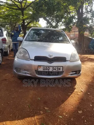 Toyota Vitz 2003 Silver