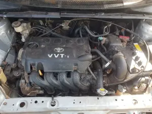 Toyota Vitz 2003 Silver