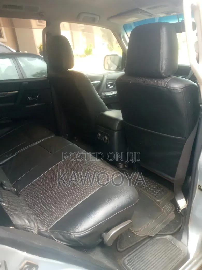 Mitsubishi Pajero Super Exceed 2006 Gray