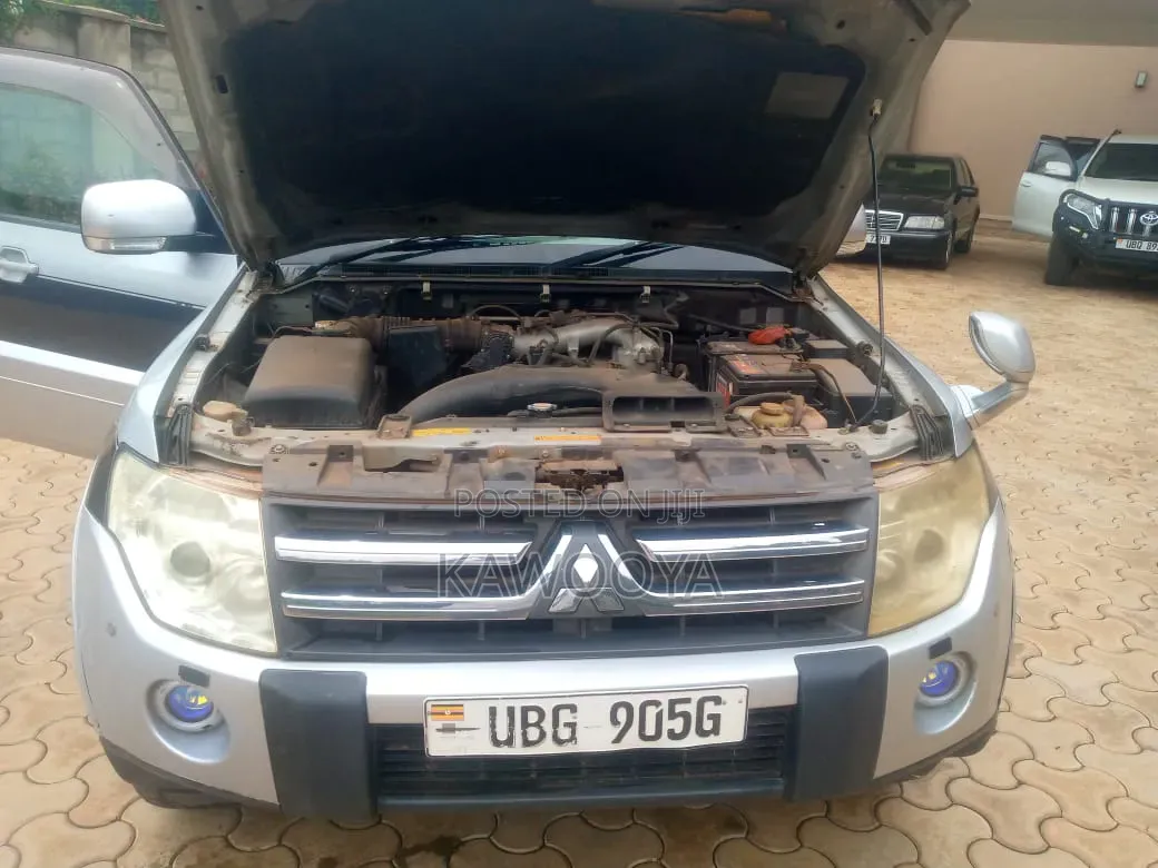 Mitsubishi Pajero Super Exceed 2006 Gray